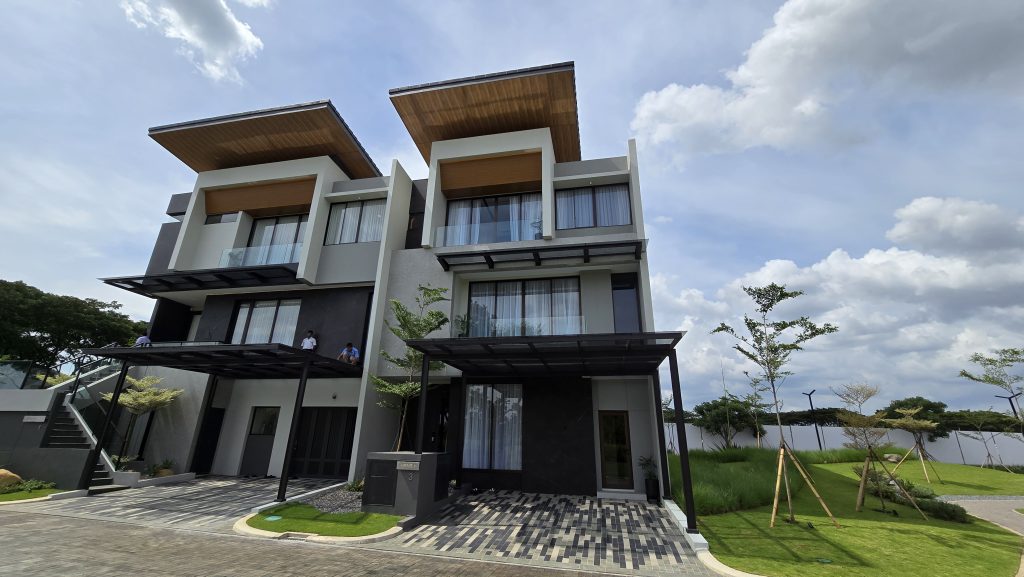 facade show unit ardea heron tipe 9